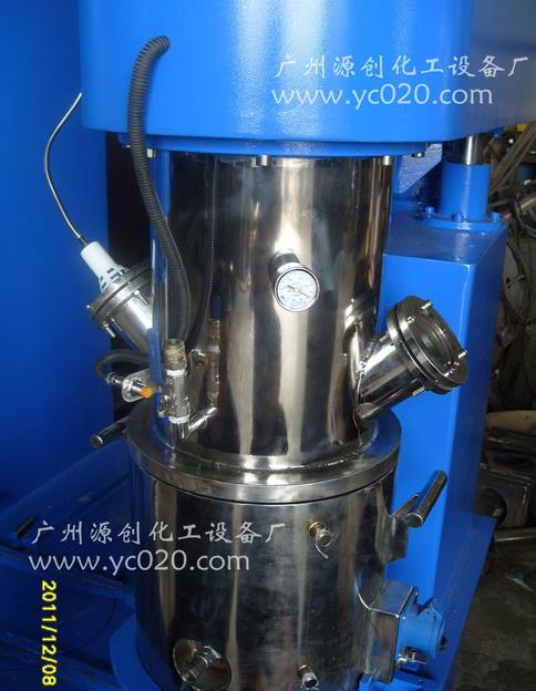 High viscosity vacuum mixer